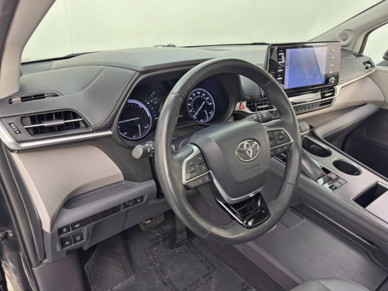 2022 Toyota Sienna Limited 7-Passenger