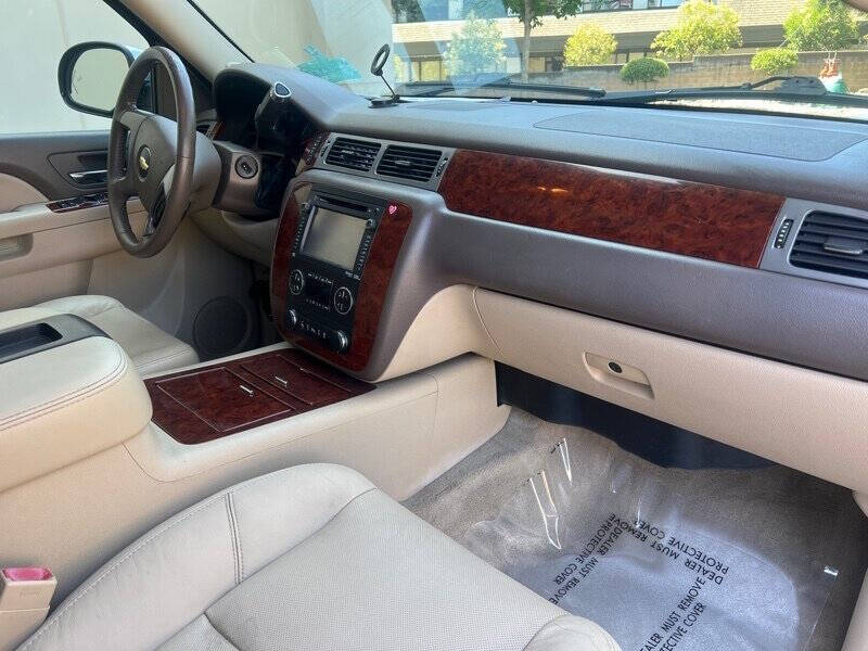 2014 Chevrolet Suburban LTZ