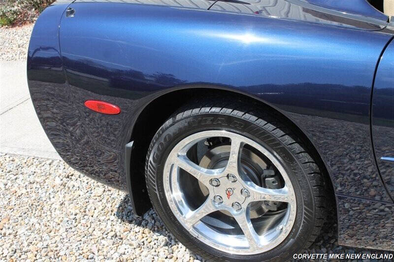 2001 Chevrolet Corvette 19