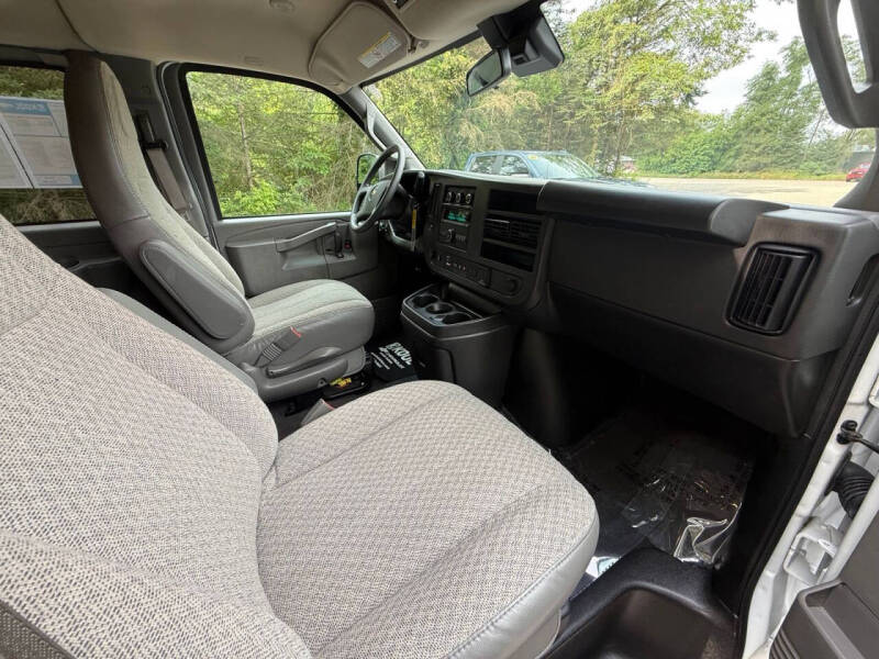 2024 Chevrolet Express LT 3500