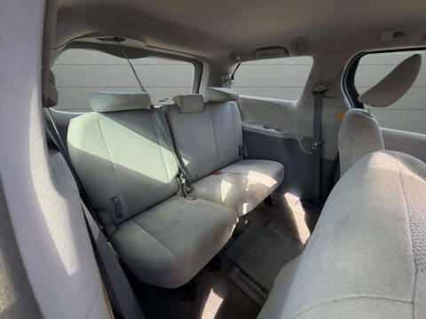 2013 Toyota Sienna L 7-Passenger