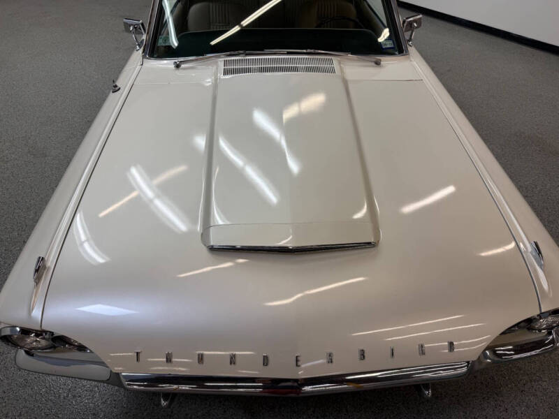 1964 Ford Thunderbird