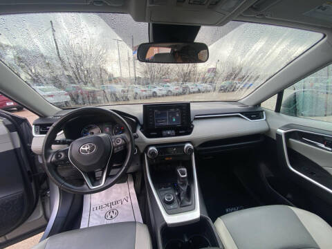 2022 Toyota RAV4 Hybrid XLE Premium