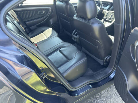 2017 Ford Taurus SEL