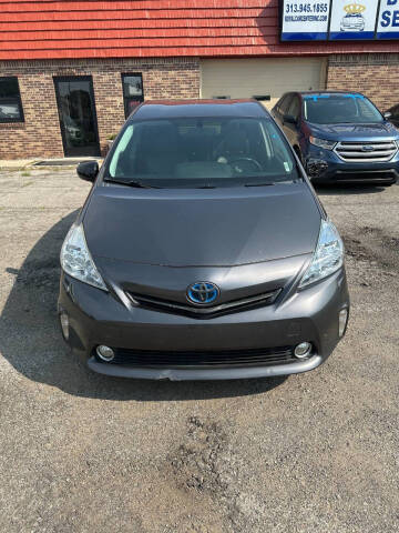 2014 Toyota Prius v Five