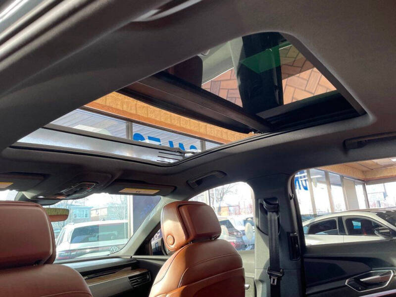 2019 Audi e-tron quattro Prestige