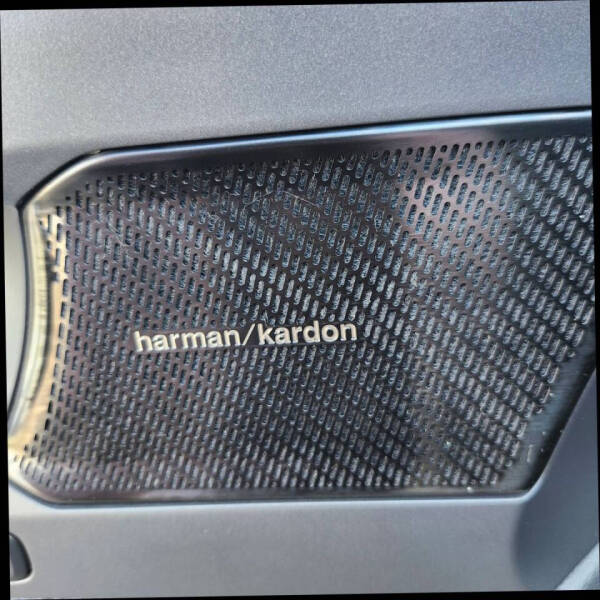 2022 Volvo XC40 T5 R-Design