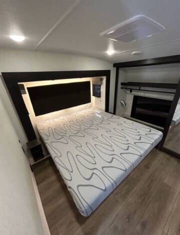 2025 Forest River Sabre 33RLP