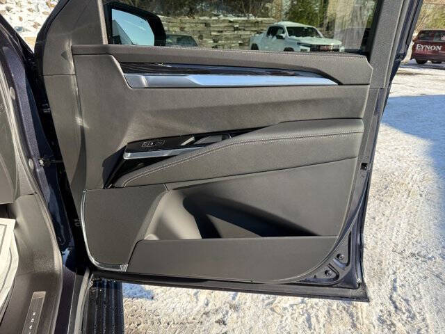 2025 Cadillac Escalade ESV Sport