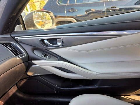 2017 Infiniti Q60