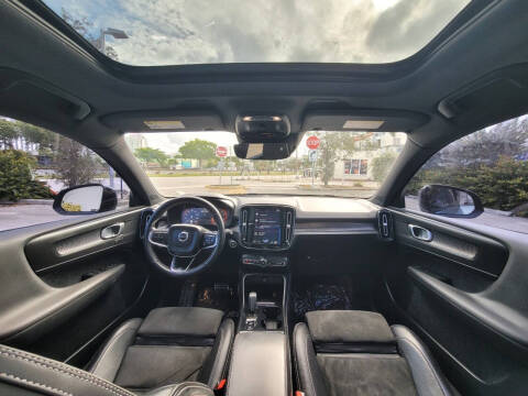 2019 Volvo XC40 T5 R-Design