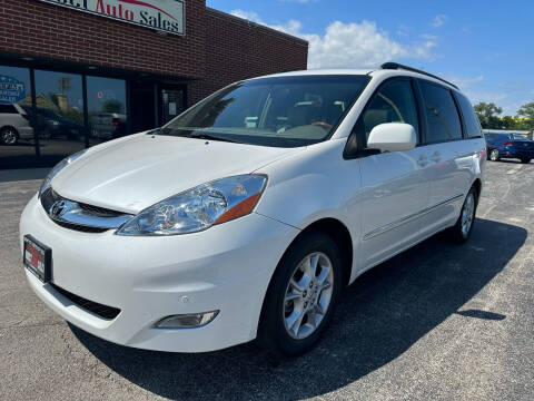 2006 Toyota Sienna for sale at Direct Auto Sales in Caledonia WI
