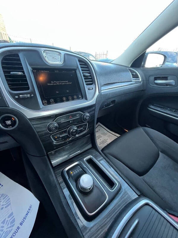 2019 Chrysler 300 Touring
