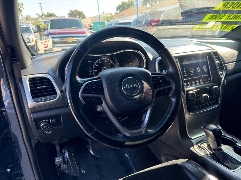 2018 Jeep Grand Cherokee Altitude photo 13