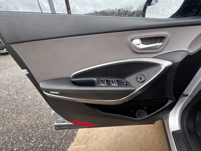 2016 Hyundai Santa Fe SE