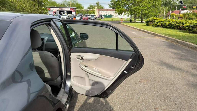 2011 Toyota Corolla LE