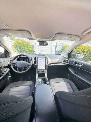 2022 Ford Edge SE