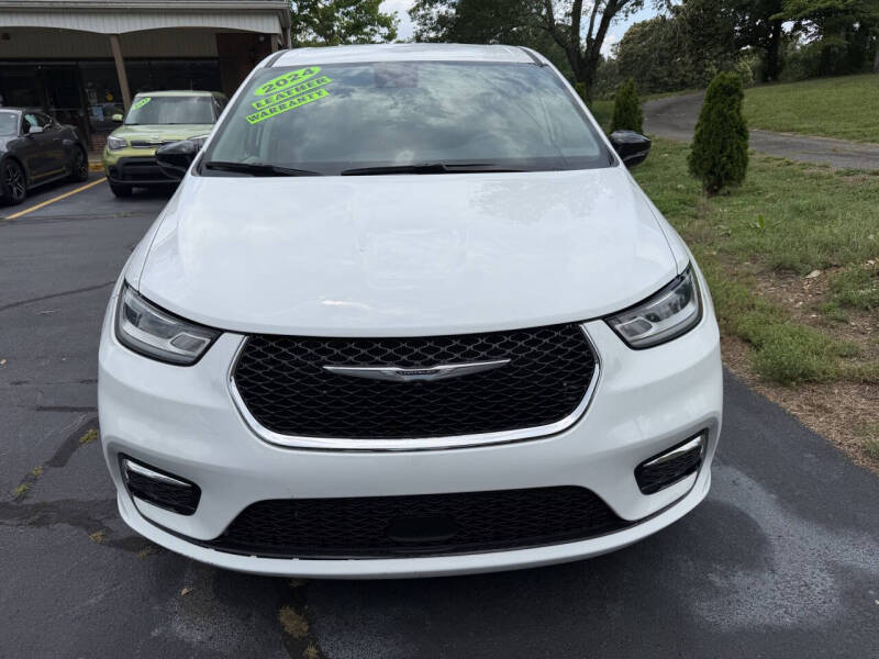 2024 Chrysler Pacifica Touring L