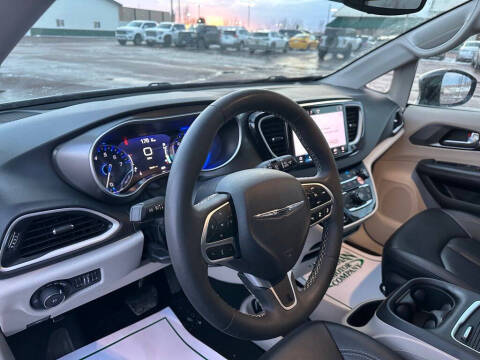 2024 Chrysler Pacifica Touring L