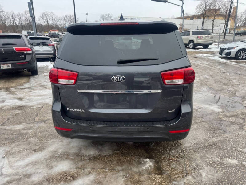 2017 Kia Sedona LX