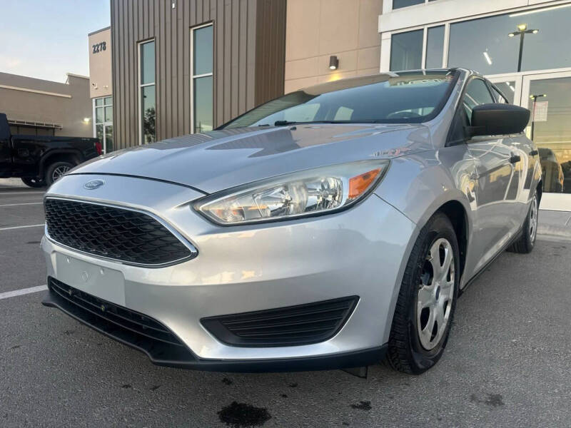 2015 Ford Focus S's photo