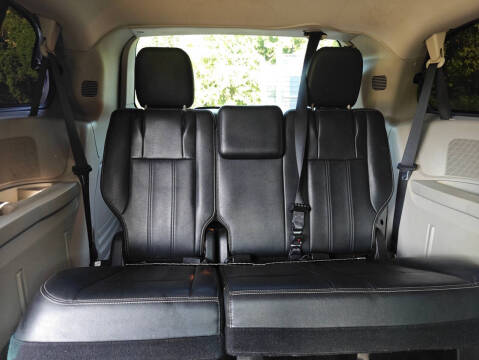 2016 Chrysler Town and Country Touring