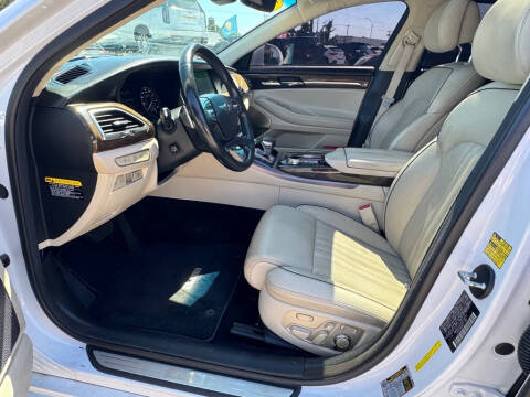 2017 Genesis G90