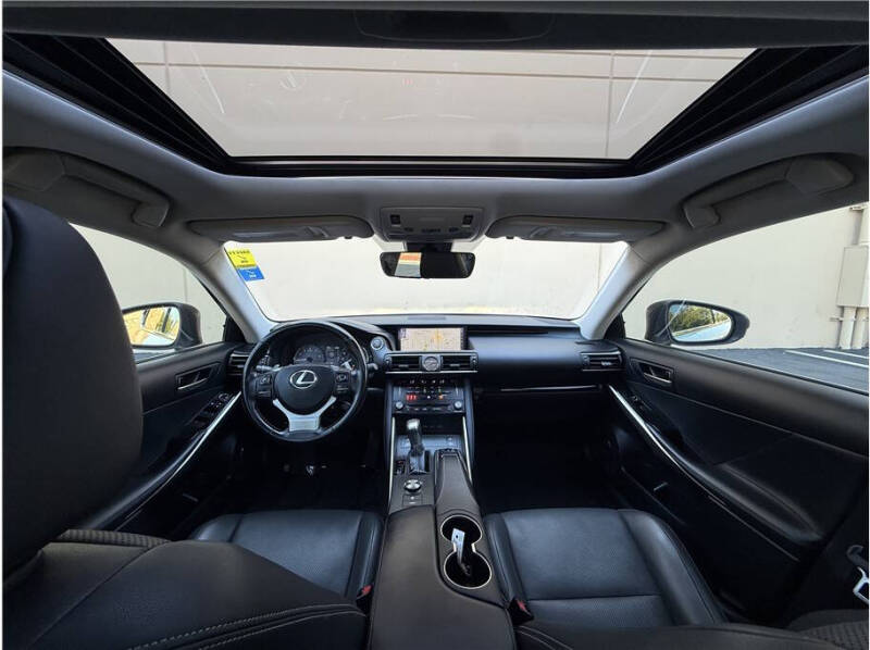 2017 Lexus IS 200t