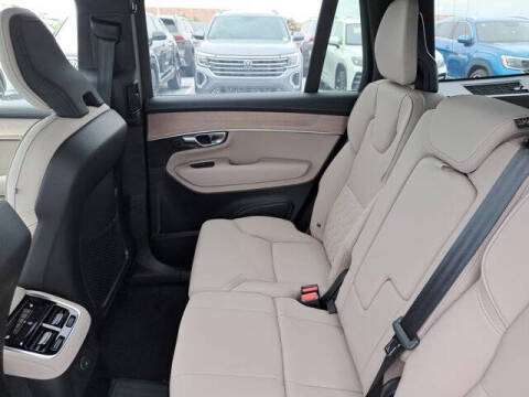 2026 Volvo XC90 T8 Plus 7P