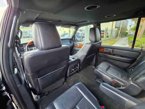 2017 Lincoln Navigator Select