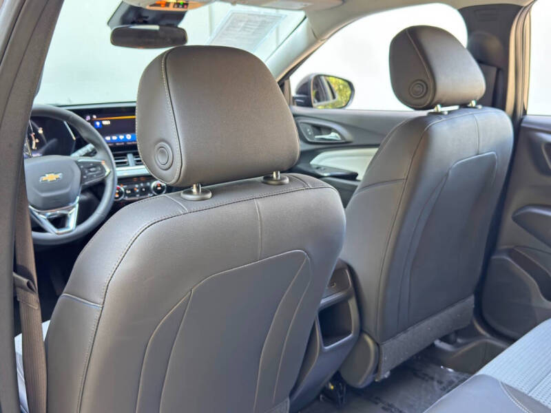 2025 Chevrolet Trax LT