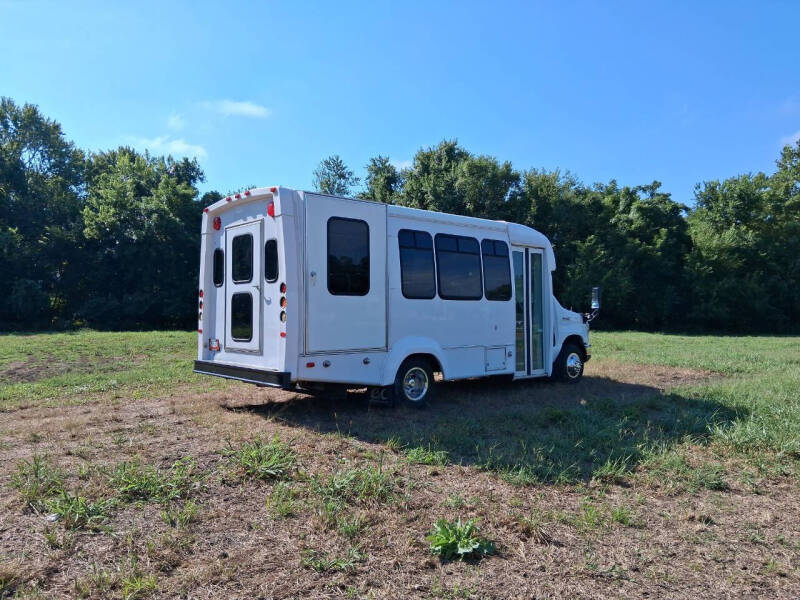 2011 Ford E-Series E-350 SD