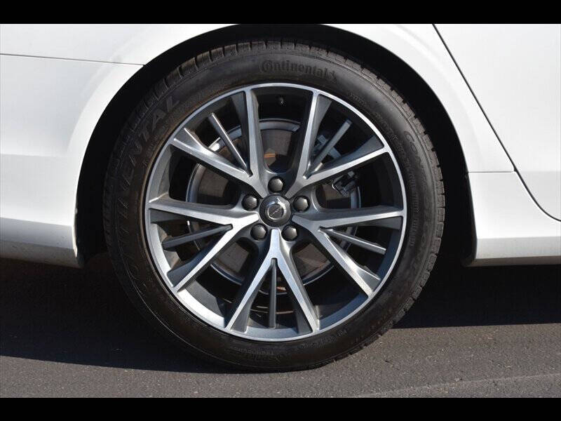 2017 Volvo S90 T5 Momentum