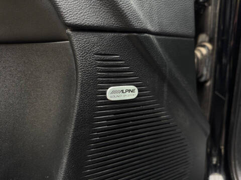 2017 Dodge Challenger 392 HEMI Scat Pack Shaker