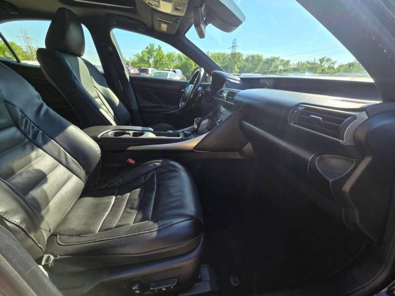 2017 Lexus IS 200t