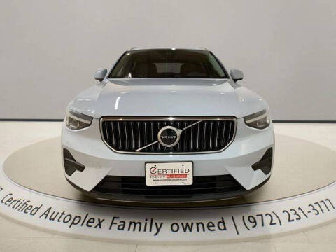 2025 Volvo XC40 B5 Core Bright Theme