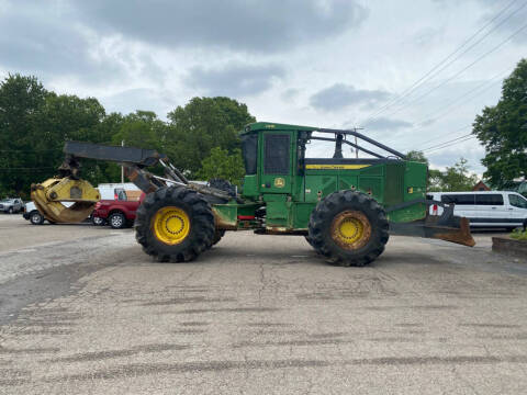 2017 John Deere 748L
