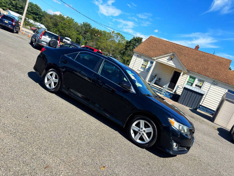 2012 Toyota Camry SE's photo