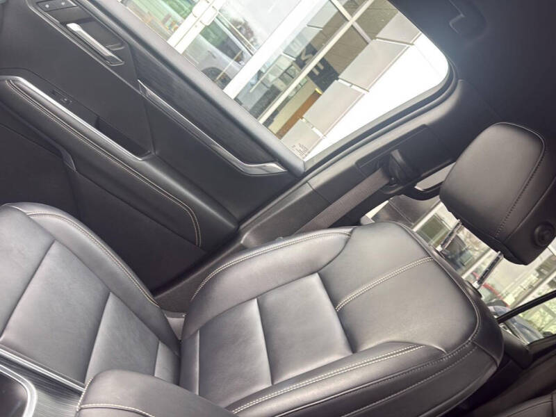 2024 GMC Acadia Elevation