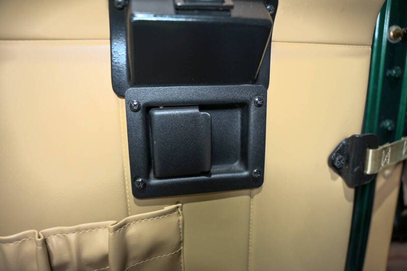 1998 AM General Hummer Hard Top