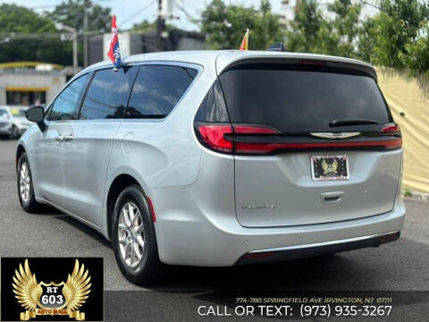 2024 Chrysler Pacifica Touring L