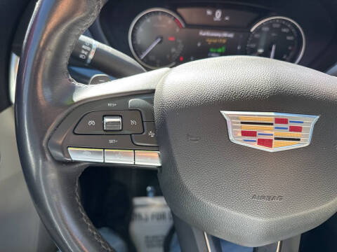 2023 Cadillac XT4 Premium Luxury