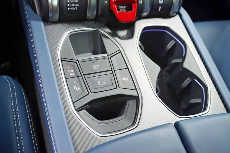 2024 Lamborghini Urus S