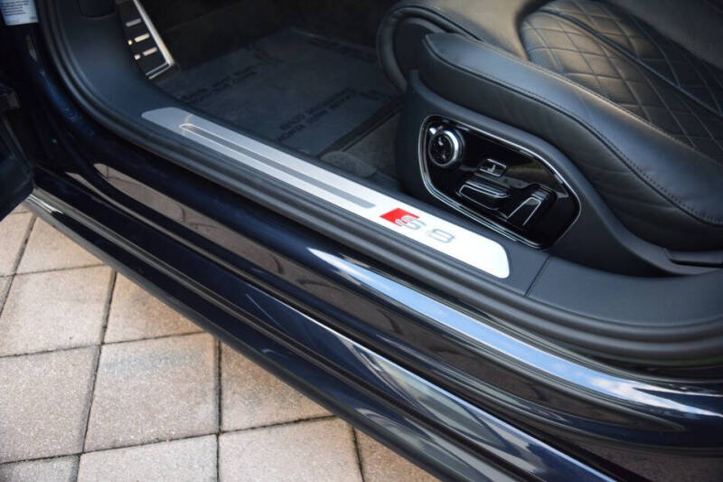 2015 Audi S8 4.0T quattro