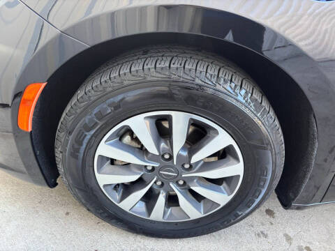 2024 Chrysler Pacifica Plug-In Hybrid Select