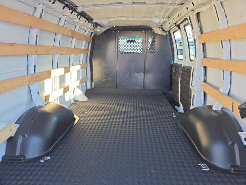 2022 Chevrolet Express 2500