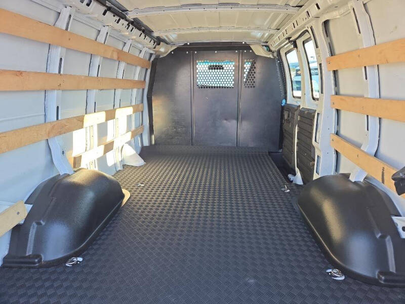 2022 Chevrolet Express 2500