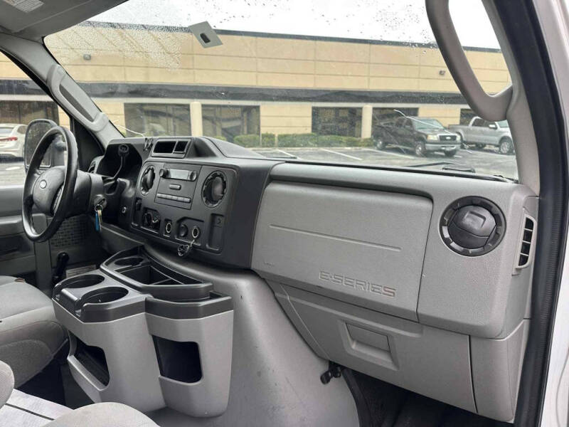 2009 Ford E-Series E-350 SD