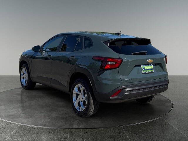 2025 Chevrolet Trax LS