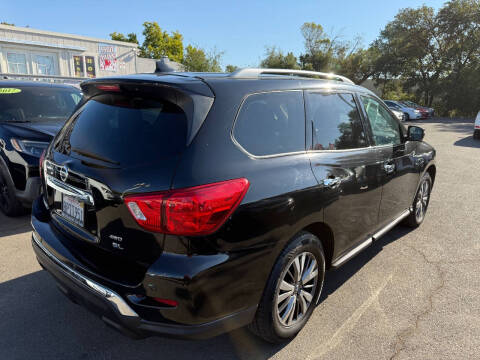 2019 Nissan Pathfinder SL